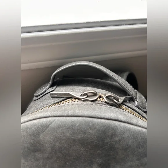 Matt & Nat • OLLY VEGAN BACKPACK - SUEDE - Picture 5 of 9